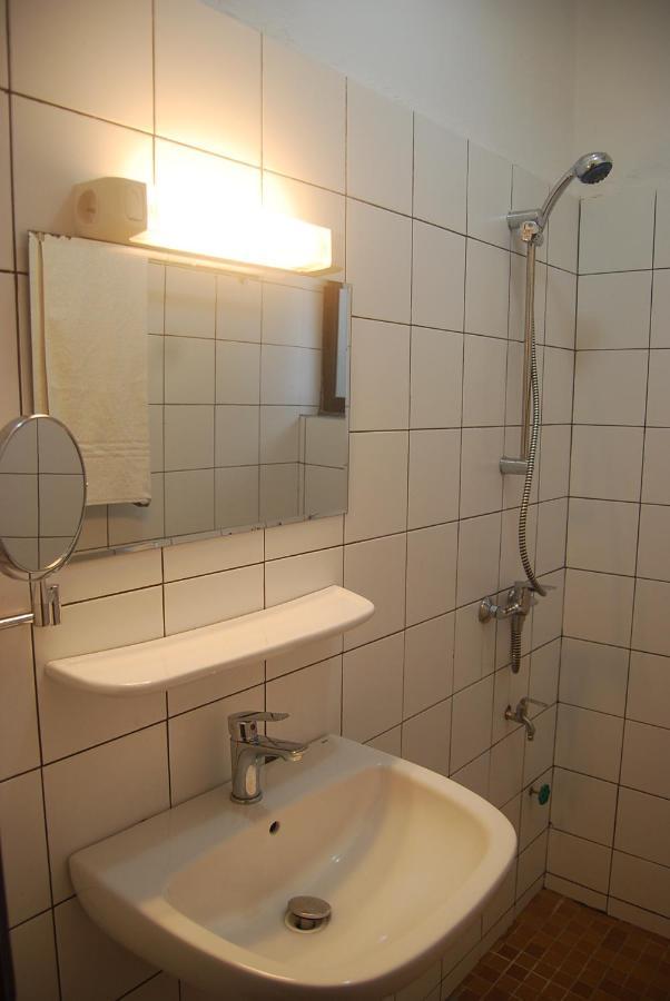 Karls Guesthouse Cotonou Exterior photo