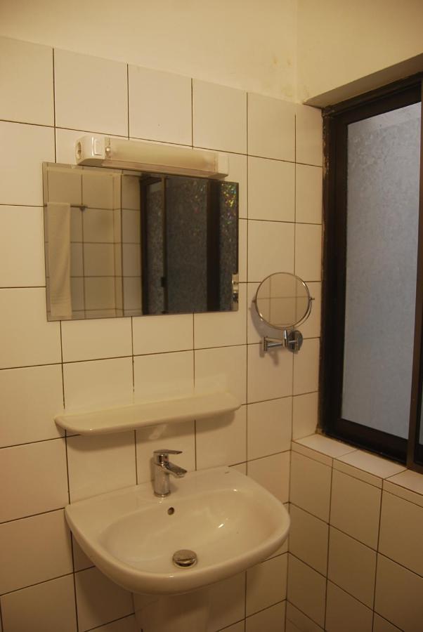 Karls Guesthouse Cotonou Exterior photo