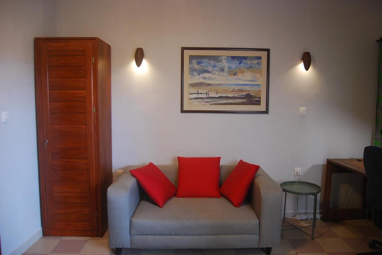 Karls Guesthouse Cotonou Exterior photo