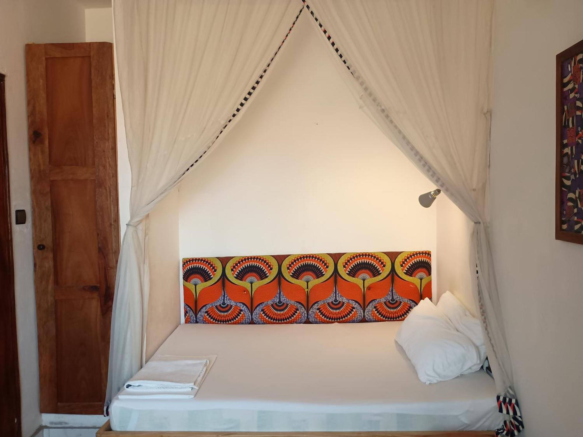 Karls Guesthouse Cotonou Exterior photo