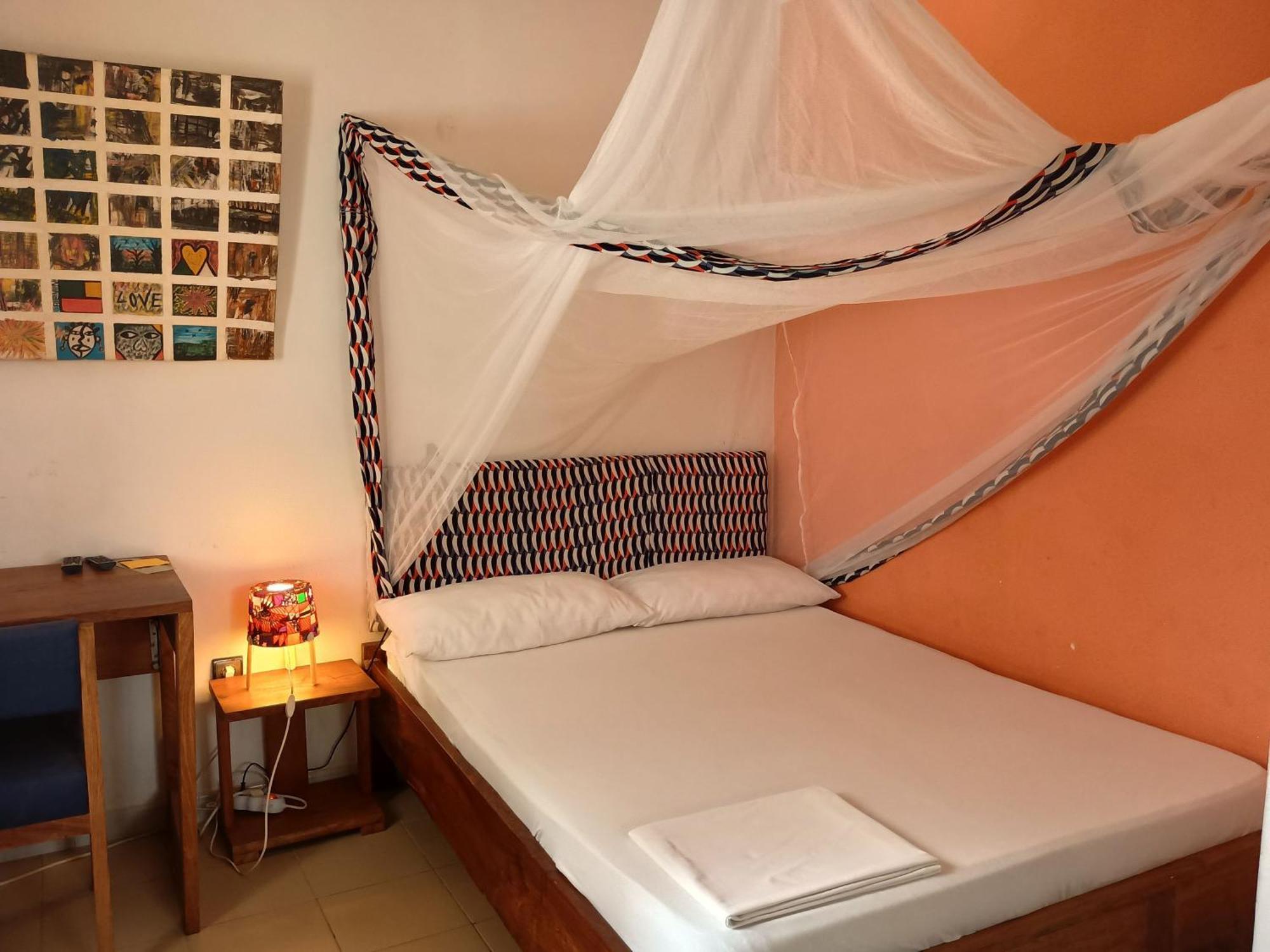 Karls Guesthouse Cotonou Exterior photo