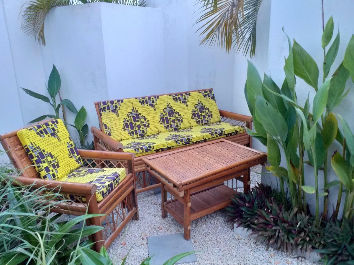 Karls Guesthouse Cotonou Exterior photo