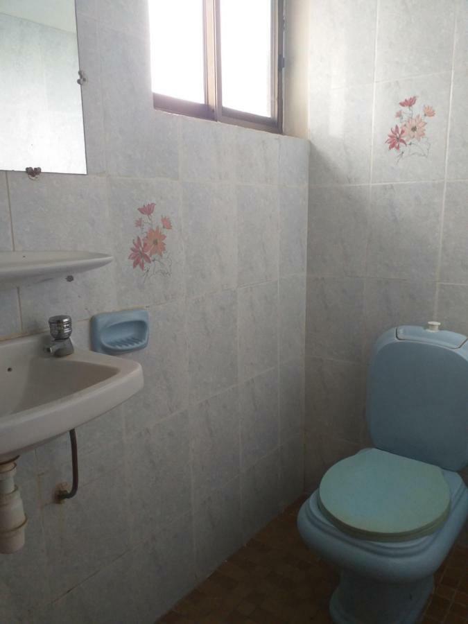 Karls Guesthouse Cotonou Exterior photo